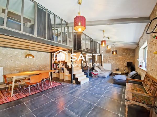 Authentique bastide provençale avec gîtes indépendants.