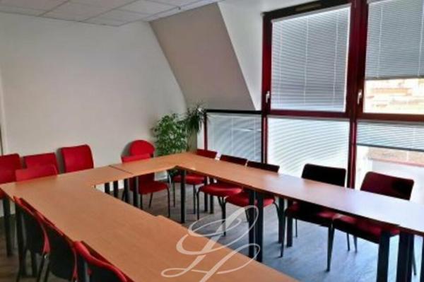 Location - BUREAUX 861 m 2