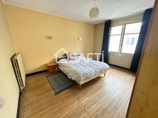 Maison de bourg, 3 chambres, 2 SDB, un garage