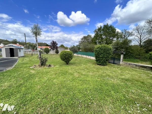 Legé en village maison rénovée avec jardin de 1038 m²