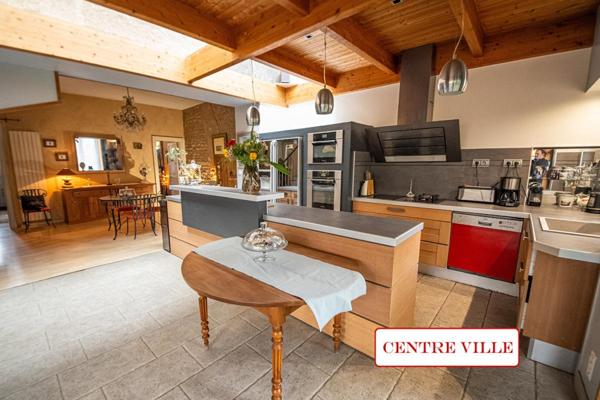 Maison de ville  avec garage et jardin