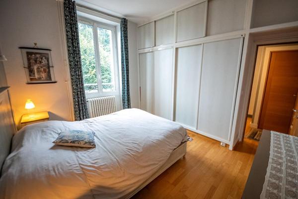 Maison de ville  avec garage et jardin