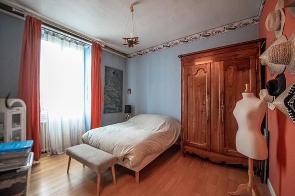 Maison de ville  avec garage et jardin