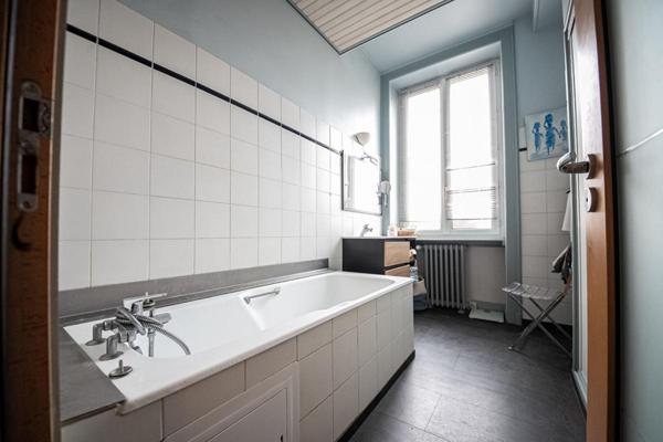 Maison de ville  avec garage et jardin