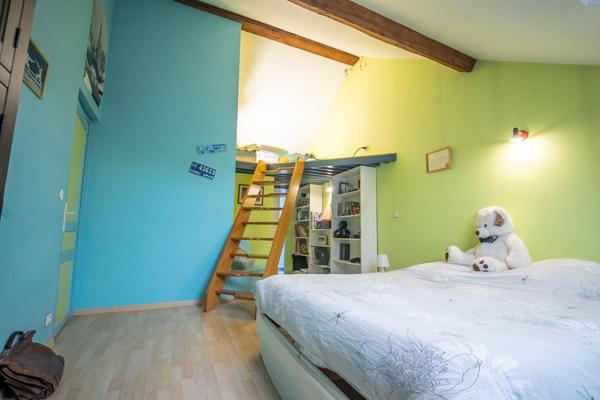 Maison de ville  avec garage et jardin