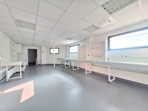 LOCAL COMMERCIAL - BUREAUX