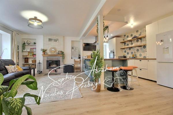 Ensemble de 2 habitations de type F3 avec terrasse et cour. Sans travaux !