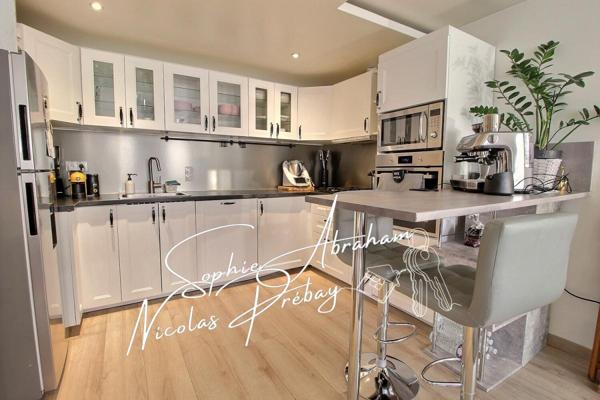 Ensemble de 2 habitations de type F3 avec terrasse et cour. Sans travaux !