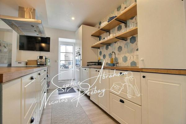 Ensemble de 2 habitations de type F3 avec terrasse et cour. Sans travaux !