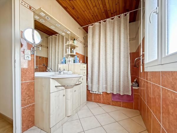 Maison familiale, beau jardin