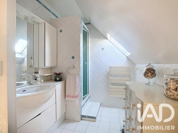 Maison à vendre 6 pièces 130 m² Chevry-Cossigny