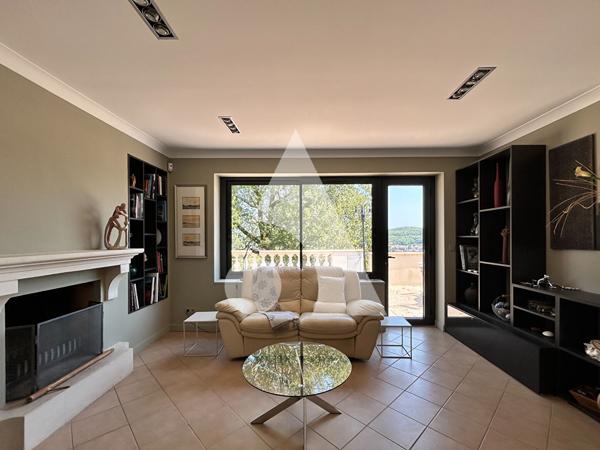 Maison 6 pièces 248 m2