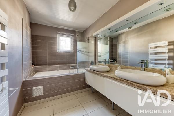 Maison à vendre 6 pièces 146 m² Noisy-le-Grand