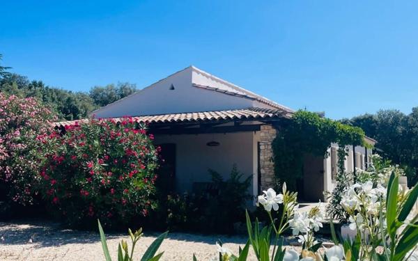 Maison à vendre    5 pièces •  Uzès