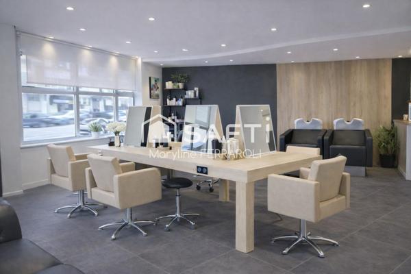 Salon de coiffure 64 m² – Strasbourg Esplanade / Forêt Noire