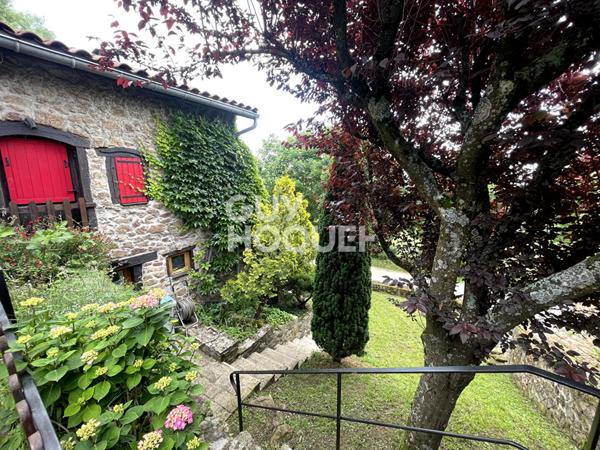 Maison en pierre sur une parcelle de 1680 m²