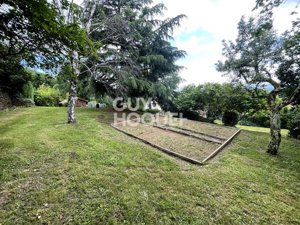 Maison en pierre sur une parcelle de 1680 m²