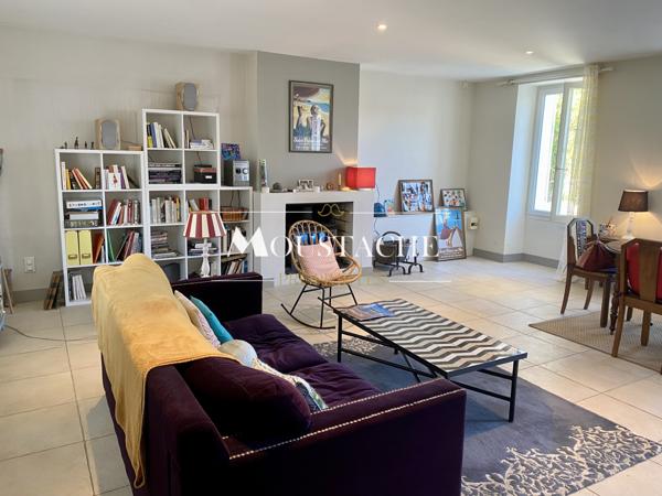 CHARMANTE MAISON TYPE LONGERE - PISCINE & PROCHE COMMERCES -