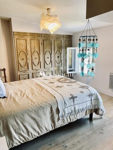 CHARMANTE MAISON TYPE LONGERE - PISCINE & PROCHE COMMERCES -