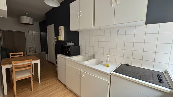 NIORT hyper centre-ville - studio de 20.1m² meublé