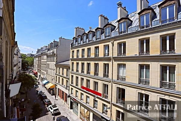 Vente                                                      Appartement
                        
                     3 pièces                      65 m2                     à Paris 5