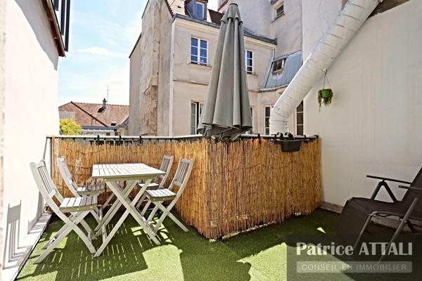 Vente                                                      Appartement
                        
                     3 pièces                      65 m2                     à Paris 5