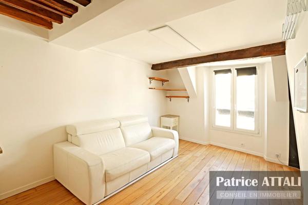 Vente                                                      Appartement
                        
                     3 pièces                      65 m2                     à Paris 5