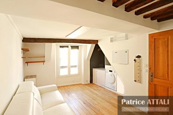 Vente                                                      Appartement
                        
                     3 pièces                      65 m2                     à Paris 5
