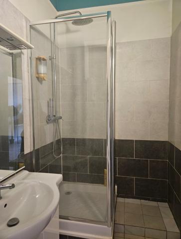 Itteville (91760) T1 refait à neuf avec garage double en option pouvant être aménagé en pièces supplémentaires