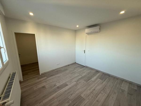 Saint Priest (69800), Maison 6 pièces de 170m² avec dépendance. Idéal Artisan!