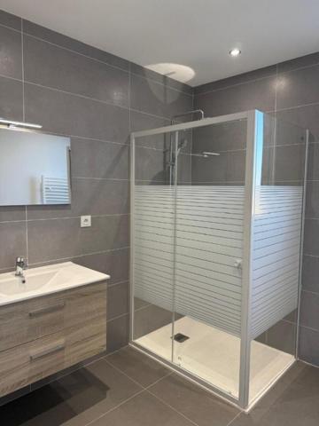 Saint Priest (69800), Maison 6 pièces de 170m² avec dépendance. Idéal Artisan!