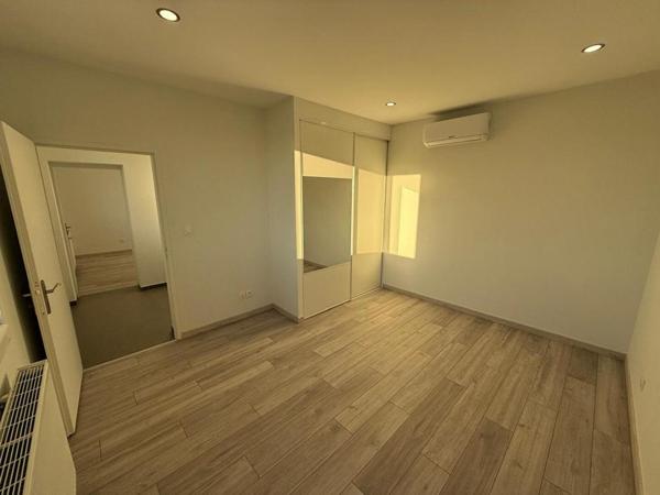 Saint Priest (69800), Maison 6 pièces de 170m² avec dépendance. Idéal Artisan!