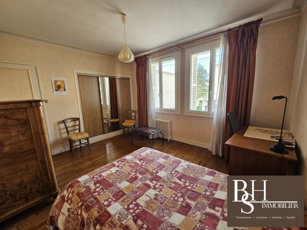 Poitiers Bel Air, Maison 125 m² avec 3 chambres, garage et jardin.