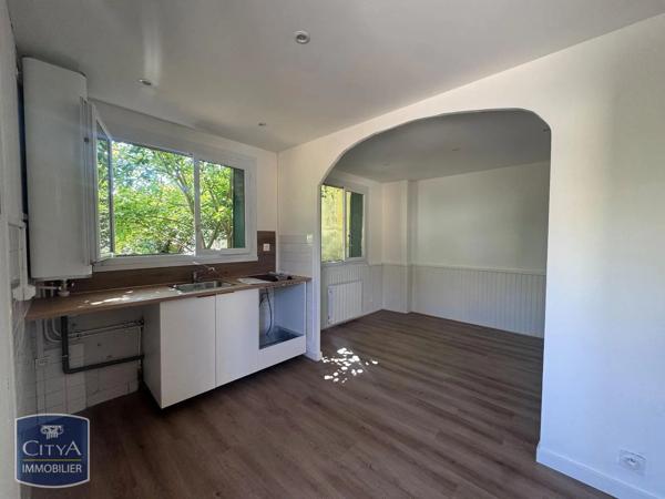 Appartement à louer 2 pièces 31.37m² Pont-de-Chéruy (38230)