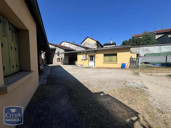 Appartement à louer 2 pièces 31.37m² Pont-de-Chéruy (38230)