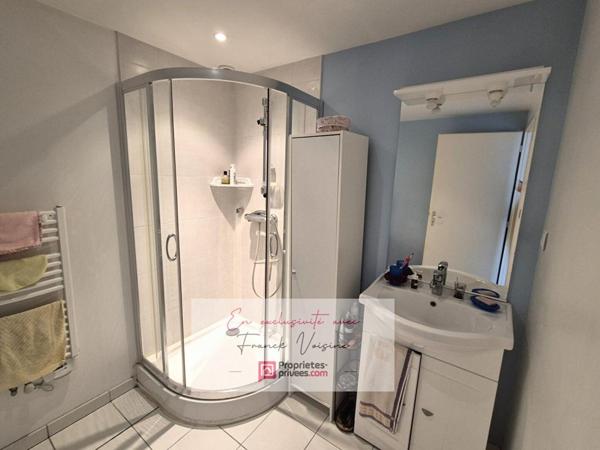 A VENDRE en Exclusivité à Saint Paul en Pareds maison divisée en 3 logements locatifs sur une parcelle de 394 m2