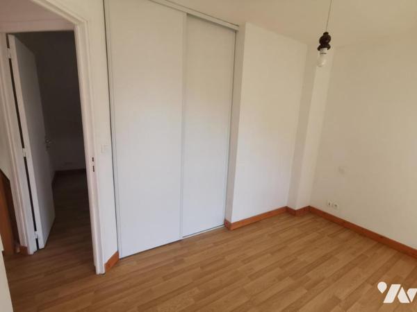 maison récente située en impasse avec 4 chambres proche commerces