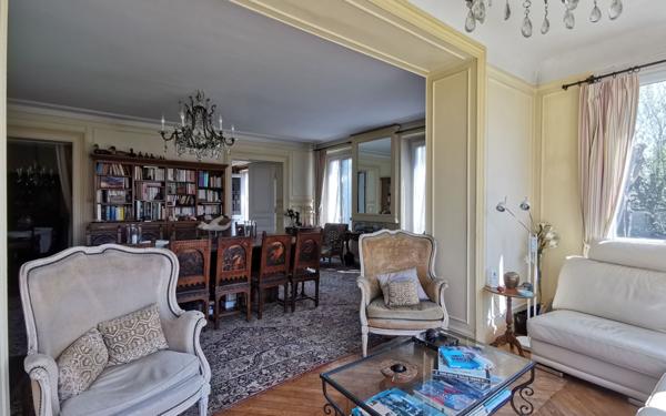 Maison à vendre    9 pièces • 280 m2 Mandres-les-Roses