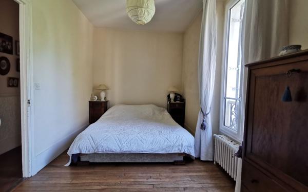 Maison à vendre    9 pièces • 280 m2 Mandres-les-Roses