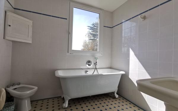 Maison à vendre    9 pièces • 280 m2 Mandres-les-Roses