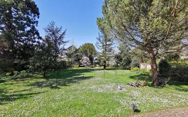 Maison à vendre    9 pièces • 280 m2 Mandres-les-Roses