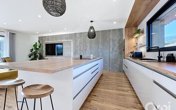 Maison à vendre    4 pièces •  Lecci