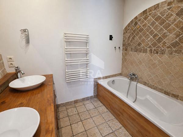Maison Vidauban avec dépendance et garage.