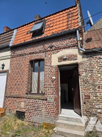 SOMAIN GROUPE DE 2 MAISONS A RENOVER