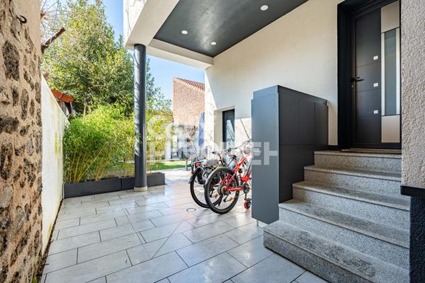 MAISON RÉNOVÉE. 6 P. 132 M²- Quartier Marceau-Champarons