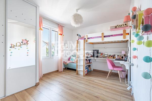 MAISON RÉNOVÉE. 6 P. 132 M²- Quartier Marceau-Champarons