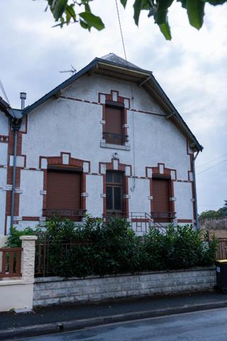 Vente                                                      Maison de ville
                        
                     4 pièces                      69 m2                     à Vierzon