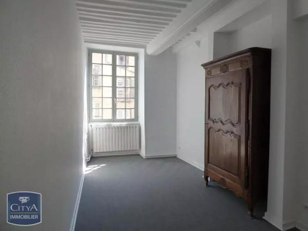 Appartement à louer 4 pièces 121.94m²