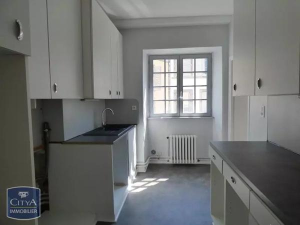 Appartement à louer 4 pièces 121.94m²
