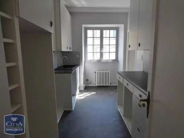 Appartement à louer 4 pièces 121.94m²